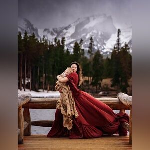 Meet your Posher, Kayla.